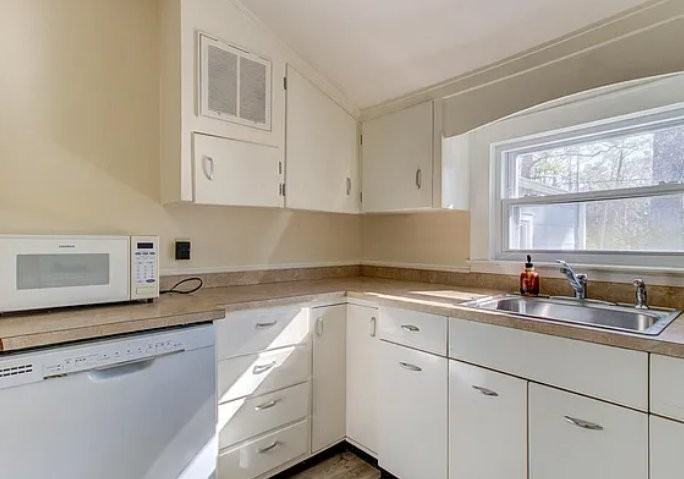 5521 Wrightsville Ave - Photo 7 of 20