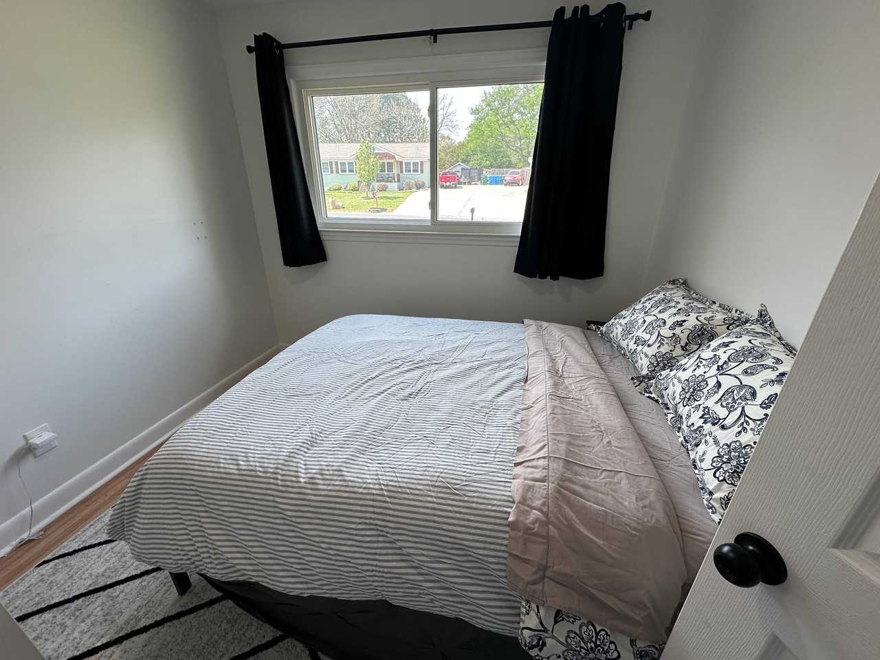 117 Marine Dr - Photo 2 of 11