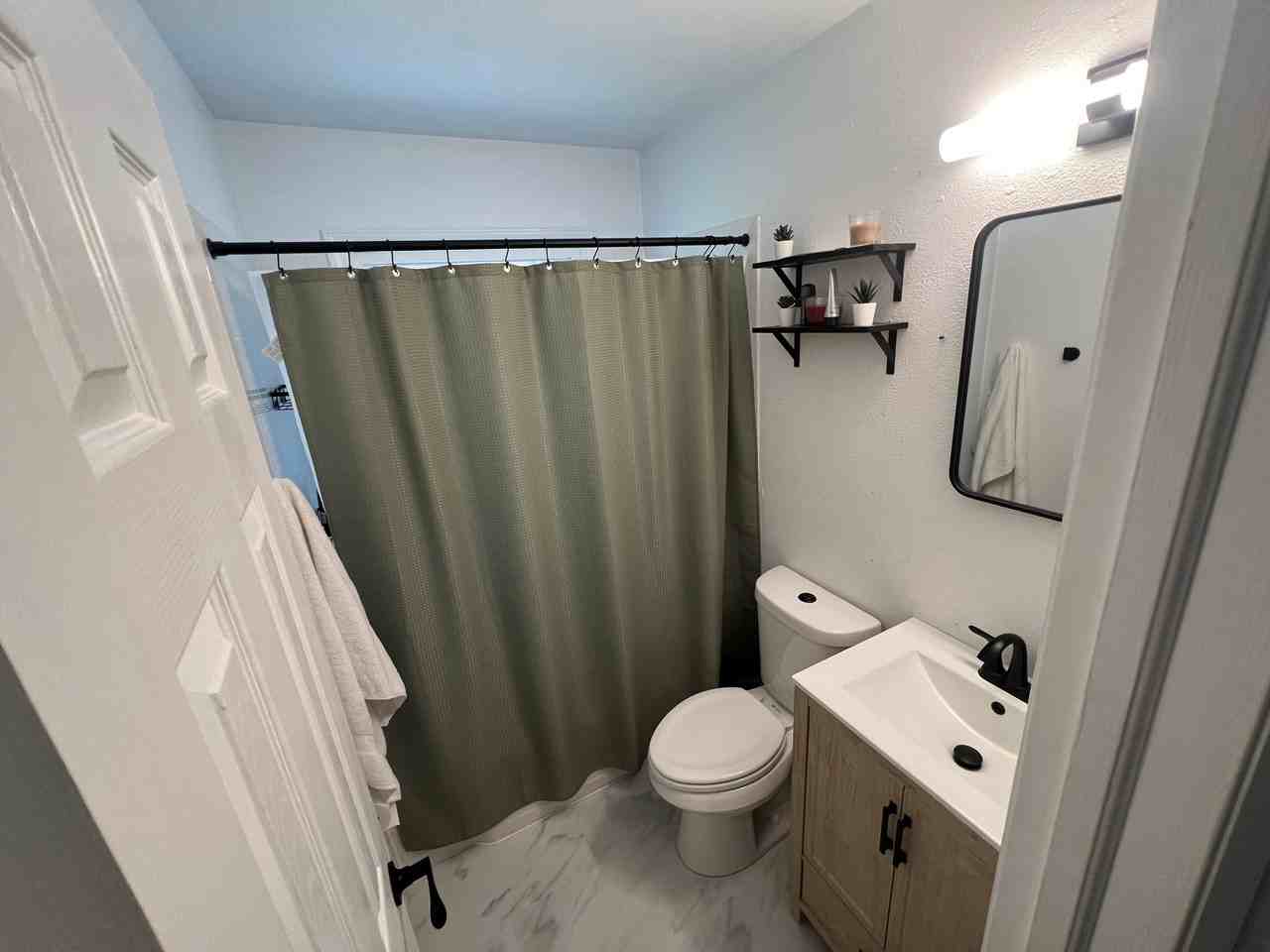 117 Marine Dr - Photo 4 of 11