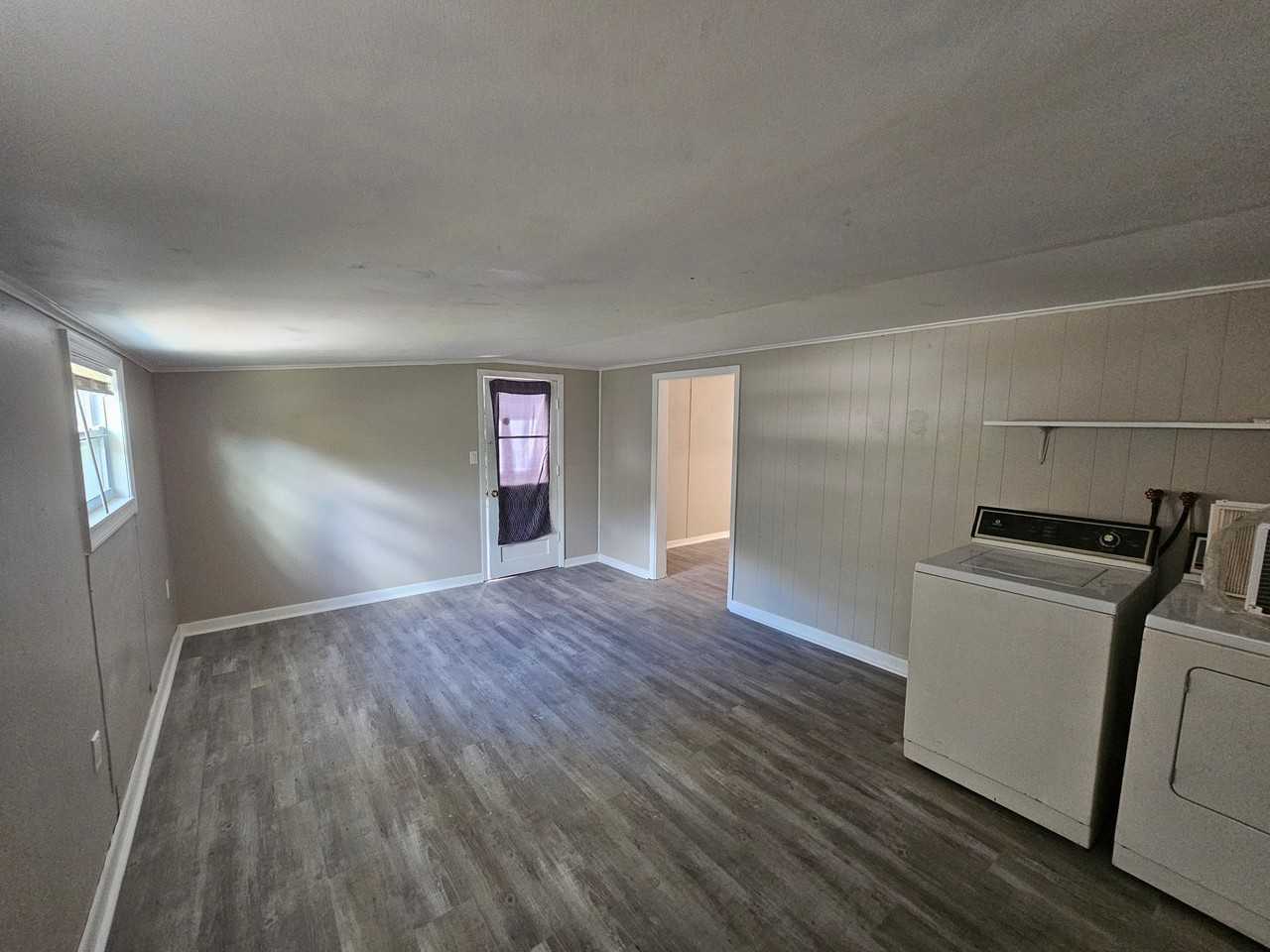 312 S Pine St #REAR - Photo 2 of 11