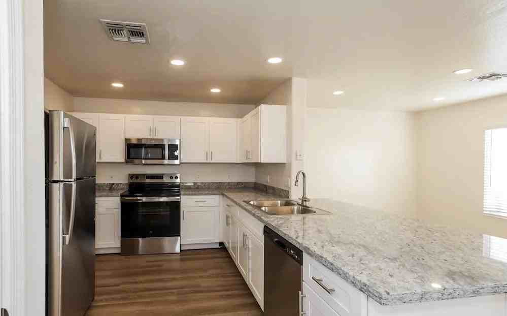 10611 Nash Pl - Photo 5 of 7