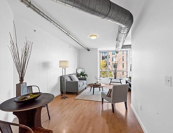 1541 N Jefferson St #121 - Photo 5 of 17