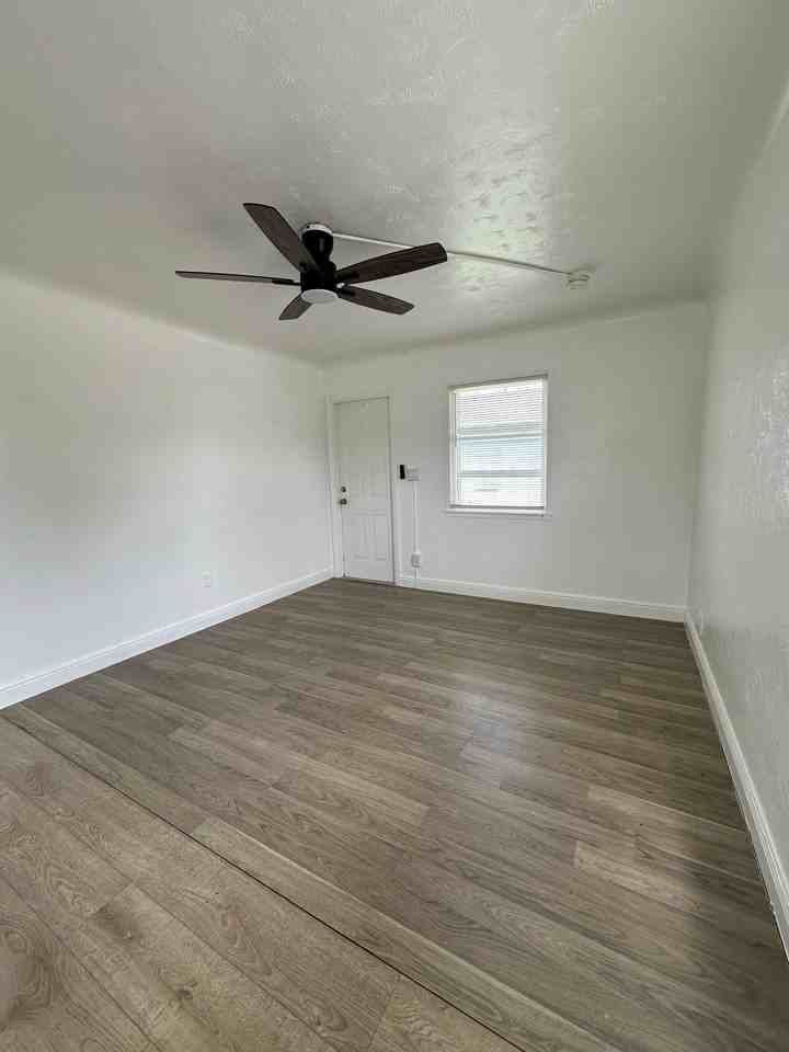 17 Detroit St #1 - Photo 3 of 9