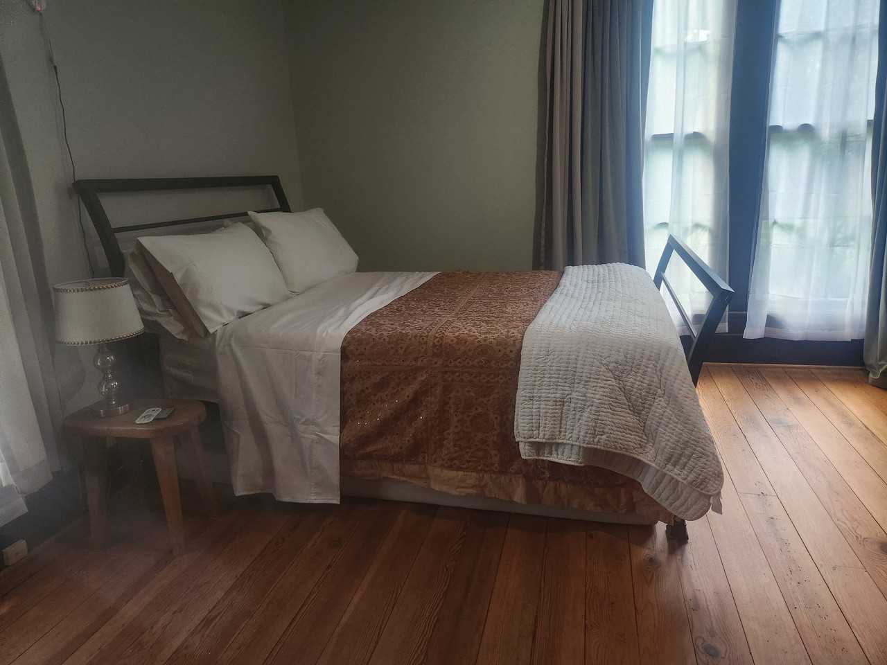 428 N Ellis St - Photo 2 of 5
