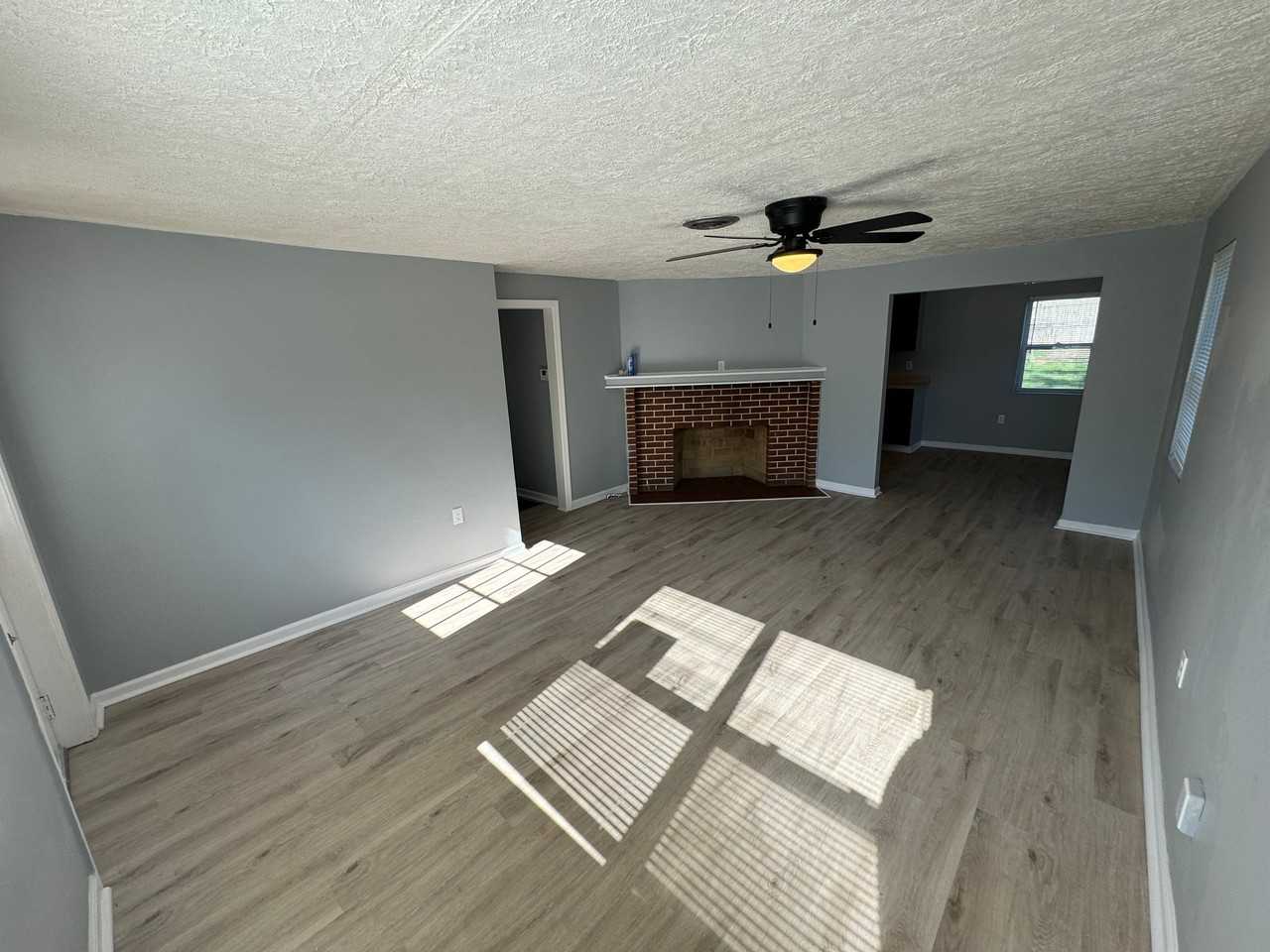 398 N Columbus St - Photo 4 of 9