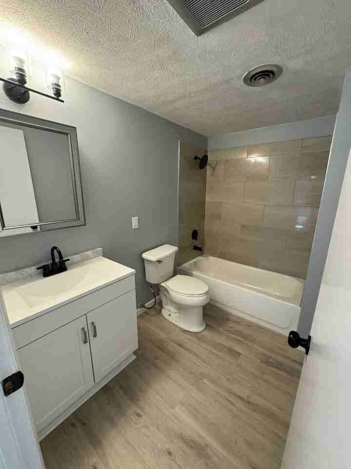 398 N Columbus St - Photo 5 of 9