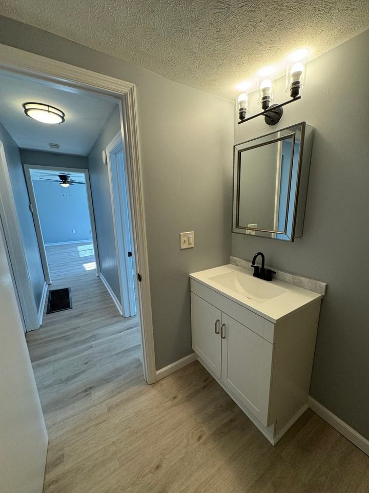 398 N Columbus St - Photo 6 of 9