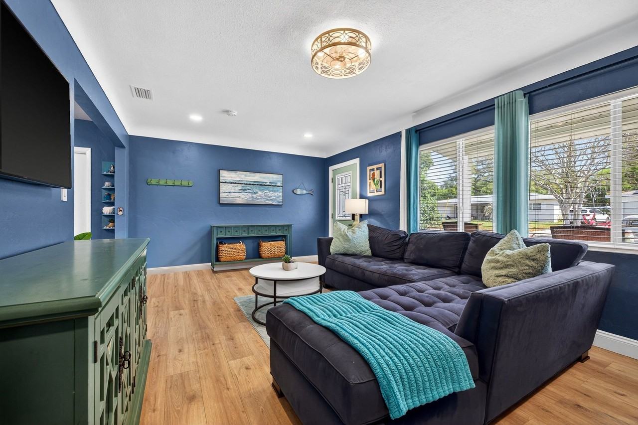 2530 51st St N - Photo 5 of 20