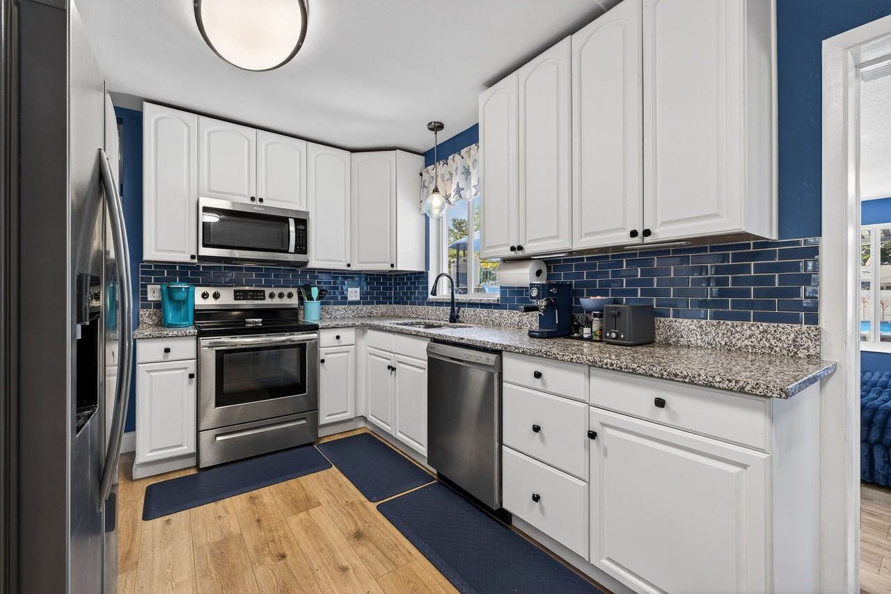 2530 51st St N - Photo 6 of 20