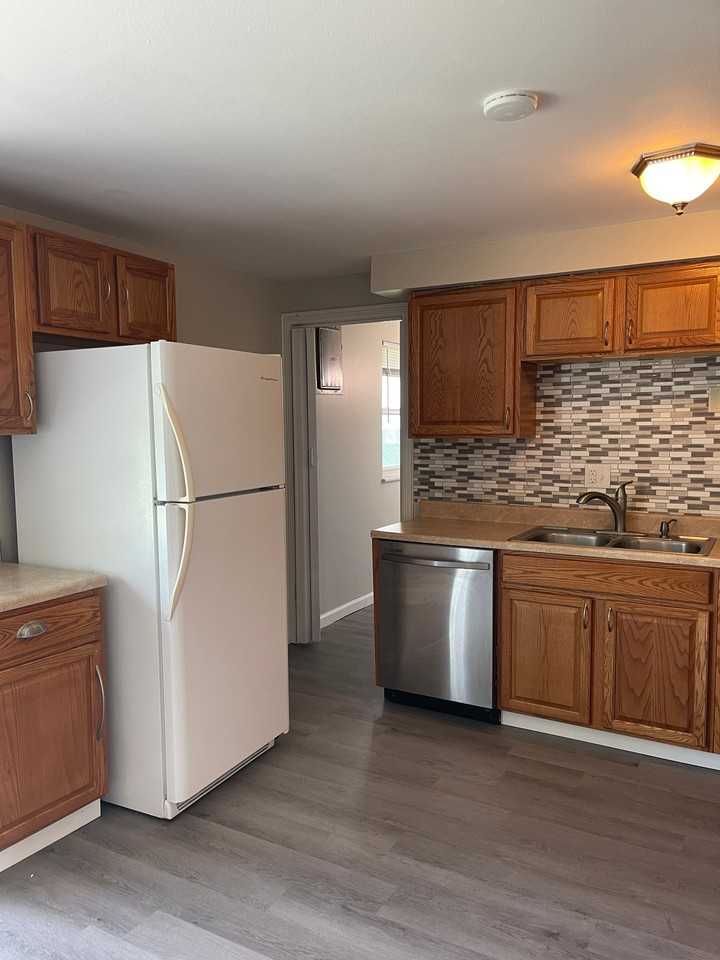 7883 Sebring Dr - Photo 4 of 18