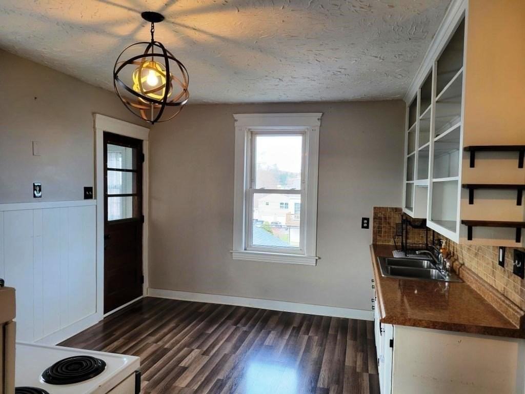 755 Franklin St #2 - Photo 4 of 17
