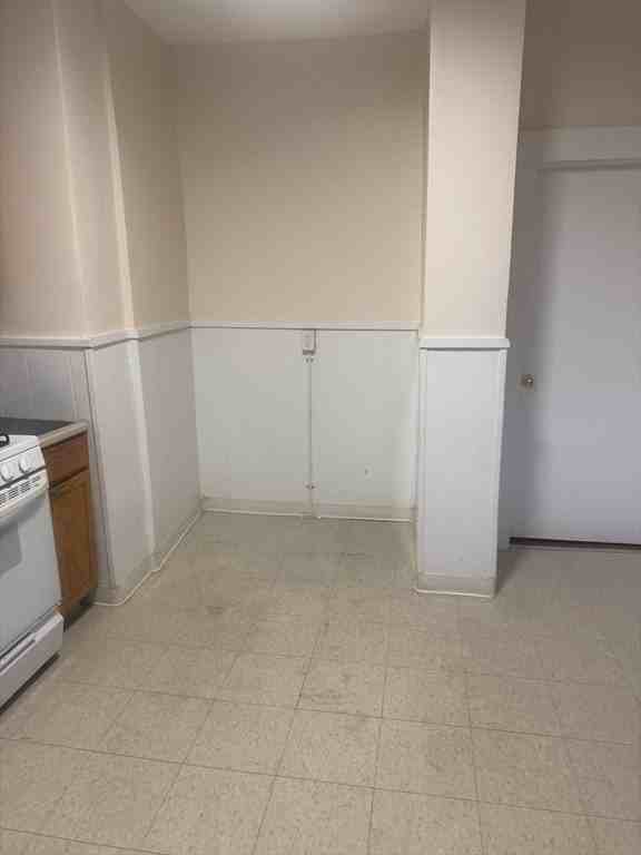 18 Fairview Ave #1 - Photo 3 of 20