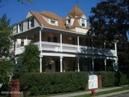 featured image of 29 4th Ave #1stFL