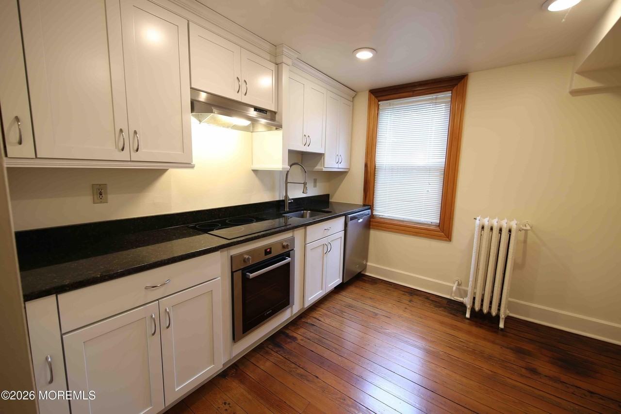 29 4th Ave #1stFL - Photo 4 of 15