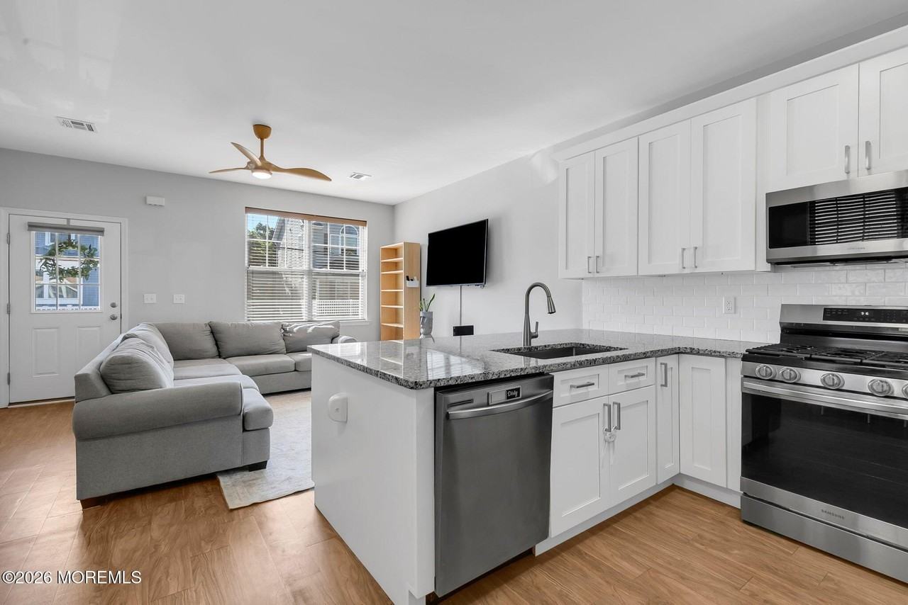 88 Seadrift Ave - Photo 6 of 24