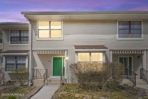 featured image of 805 Arlington Dr