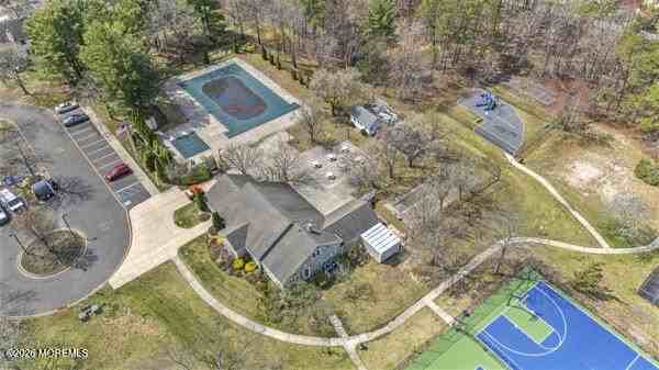 805 Arlington Dr - Photo 3 of 25