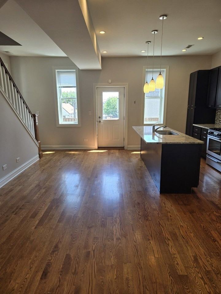 2309 N Leavitt St #3 - Photo 4 of 13