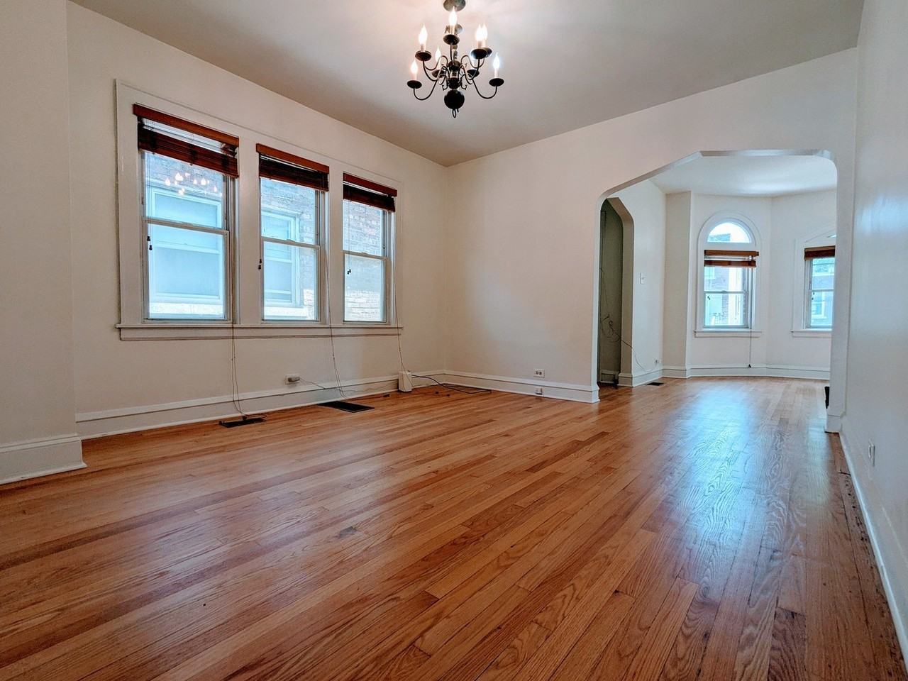 834 N Kolin Ave - Photo 7 of 30