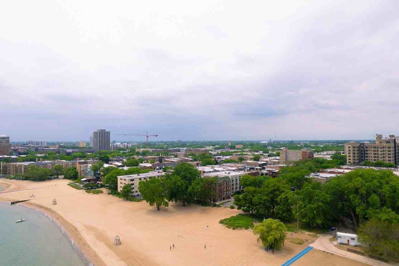 1055 W Pratt Blvd #2A - Photo 3 of 15