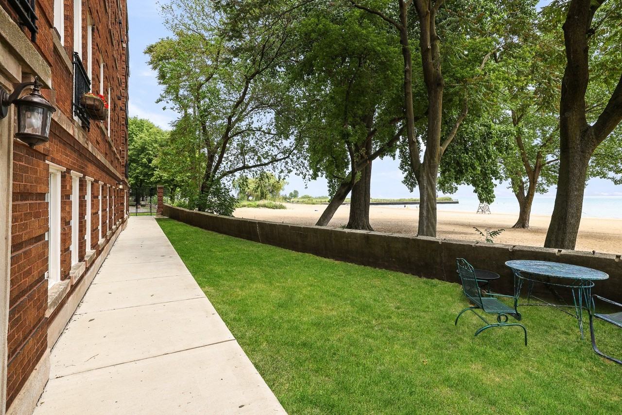 1055 W Pratt Blvd #2A - Photo 4 of 15