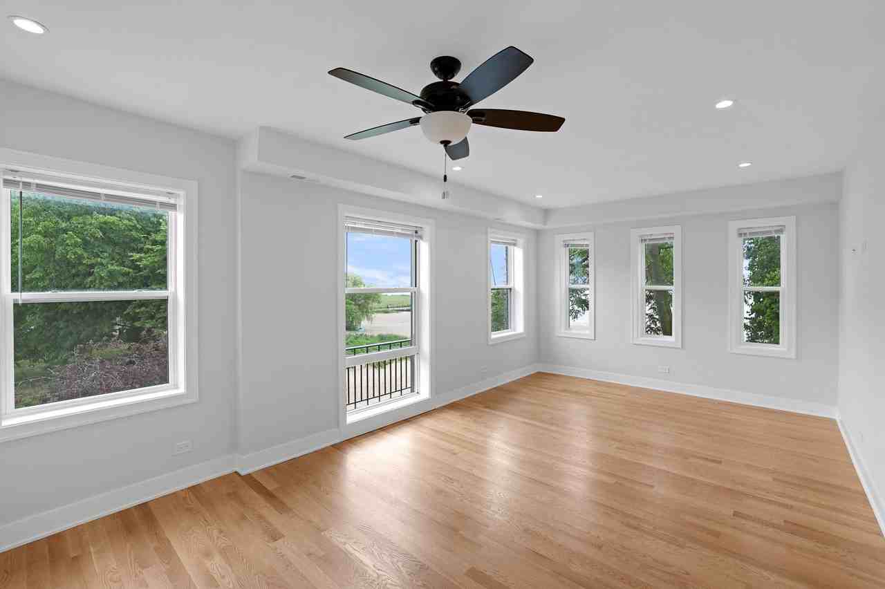 1055 W Pratt Blvd #2A - Photo 5 of 15