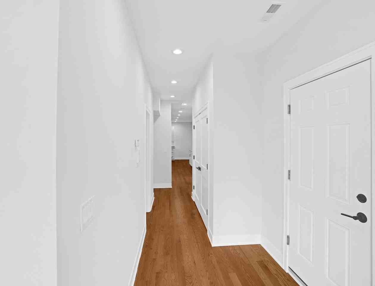 1055 W Pratt Blvd #2A - Photo 7 of 15