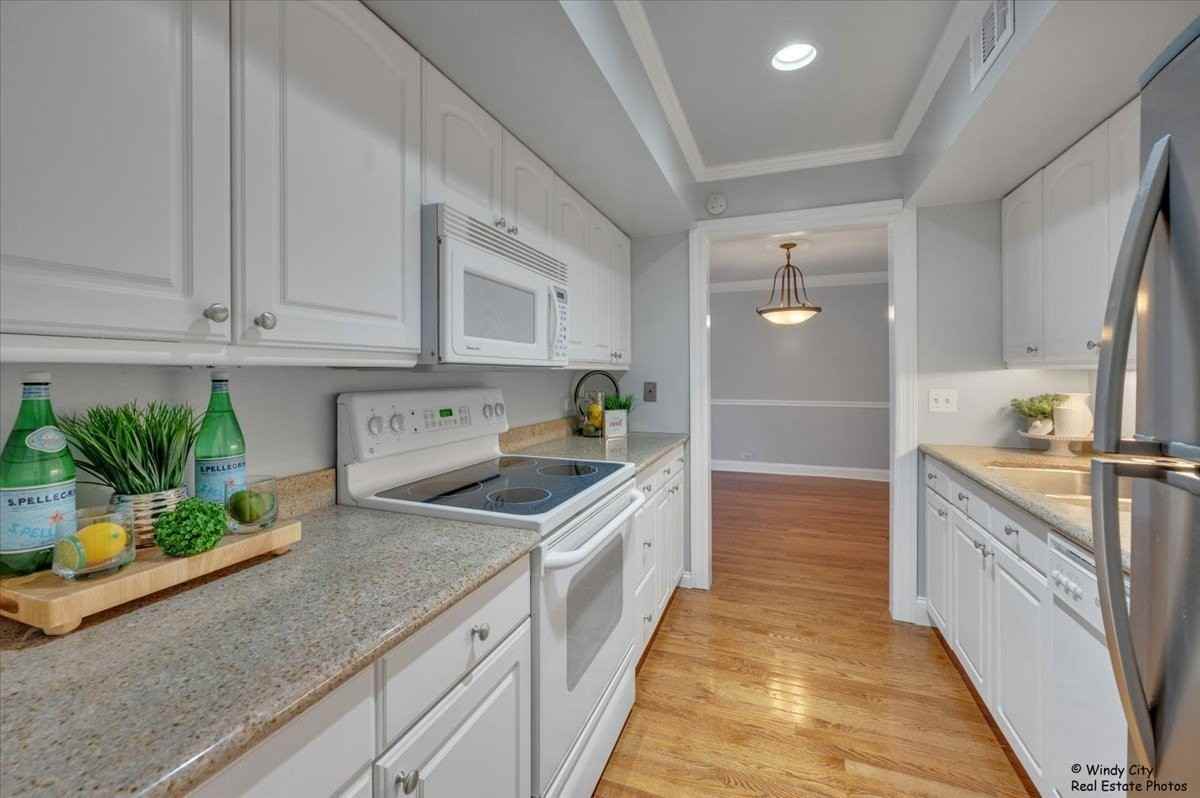 510 Shorely Dr #201 - Photo 5 of 14