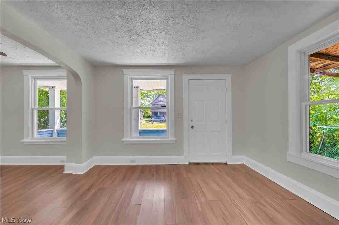4120 E 141st St - Photo 3 of 19