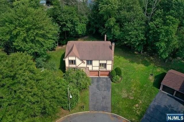 20 Michele Ct - Photo 2 of 36