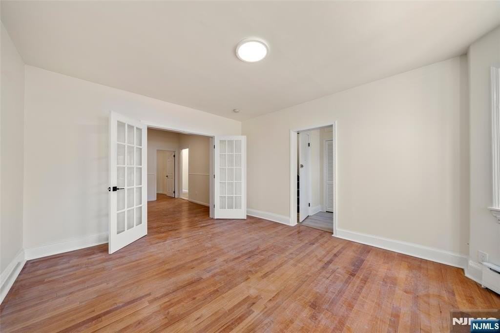 8 Cooper Pl #2ndFL - Photo 2 of 17