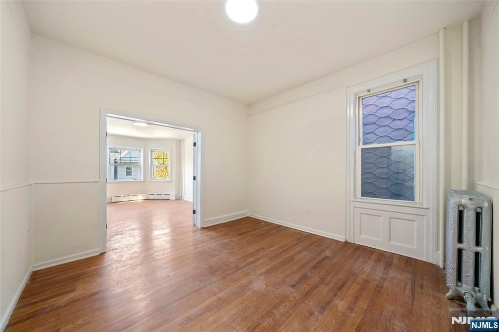 8 Cooper Pl #2ndFL - Photo 3 of 17