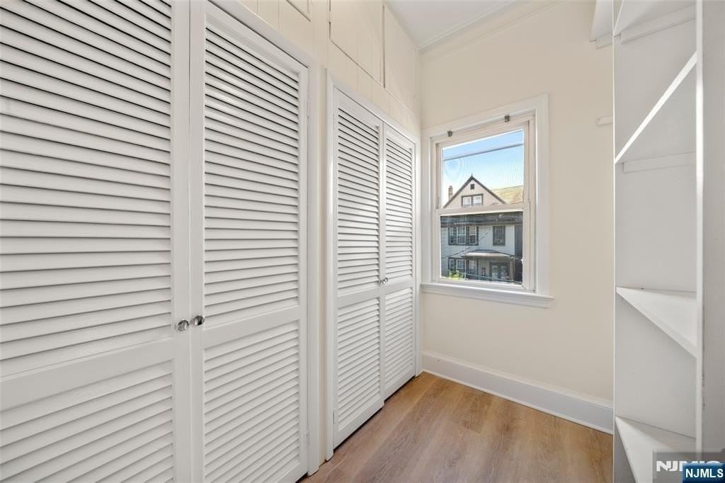 8 Cooper Pl #2ndFL - Photo 4 of 17