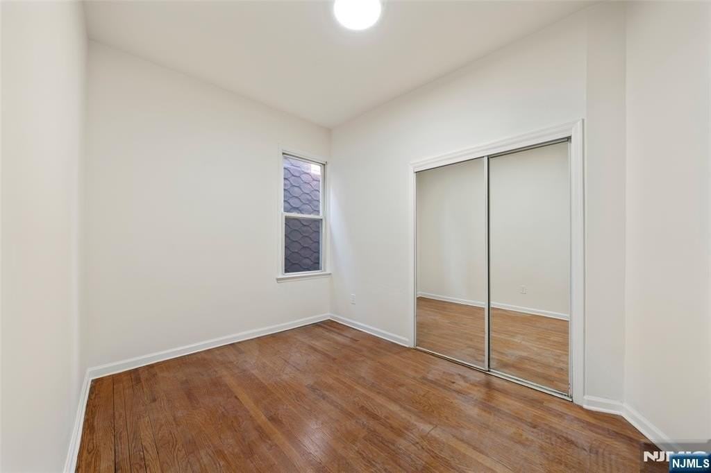 8 Cooper Pl #2ndFL - Photo 5 of 17