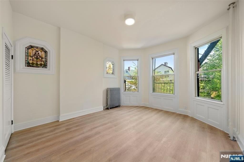 8 Cooper Pl #2ndFL - Photo 6 of 17