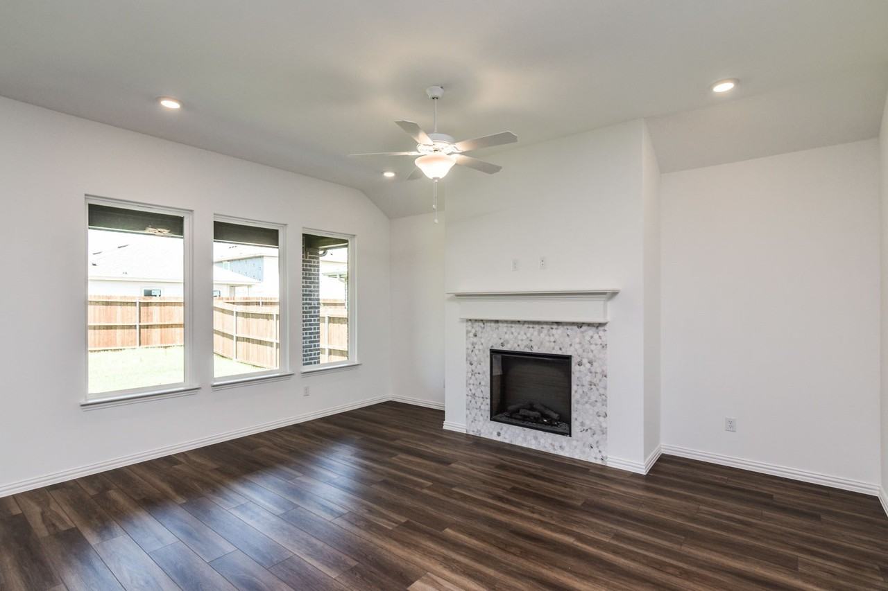 508 Virginia Way - Photo 2 of 19