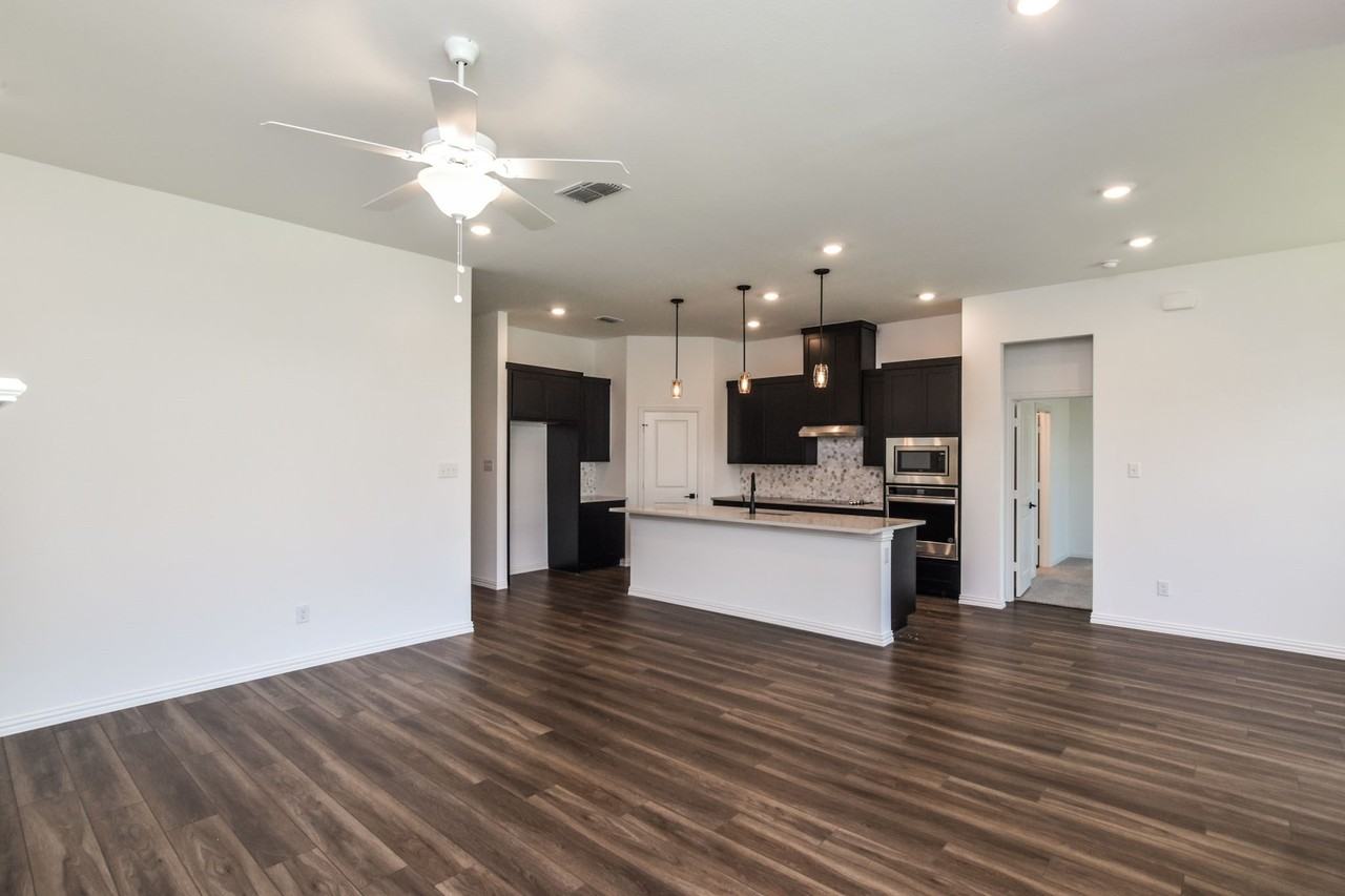 508 Virginia Way - Photo 4 of 19