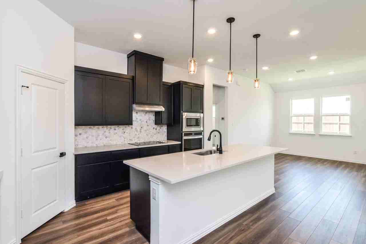508 Virginia Way - Photo 5 of 19