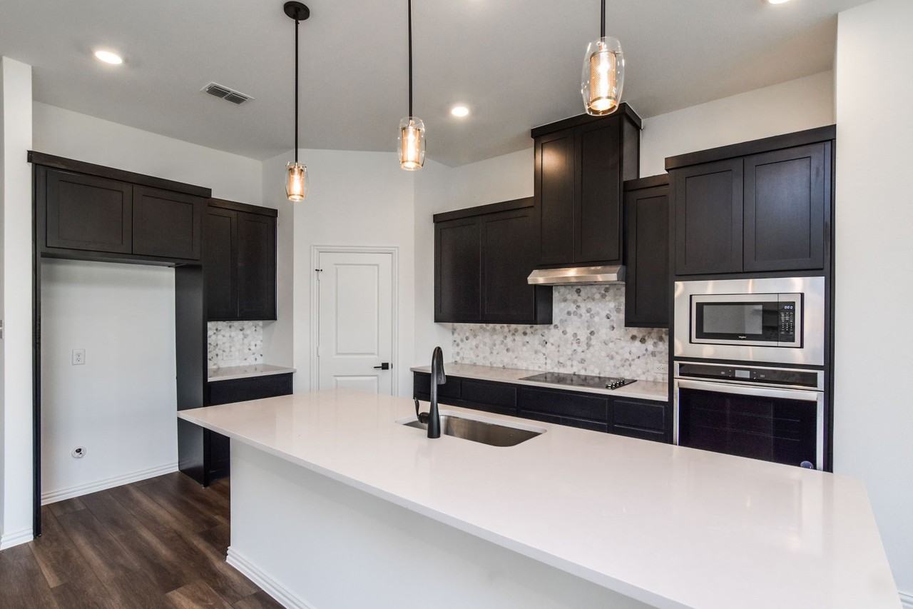 508 Virginia Way - Photo 7 of 19