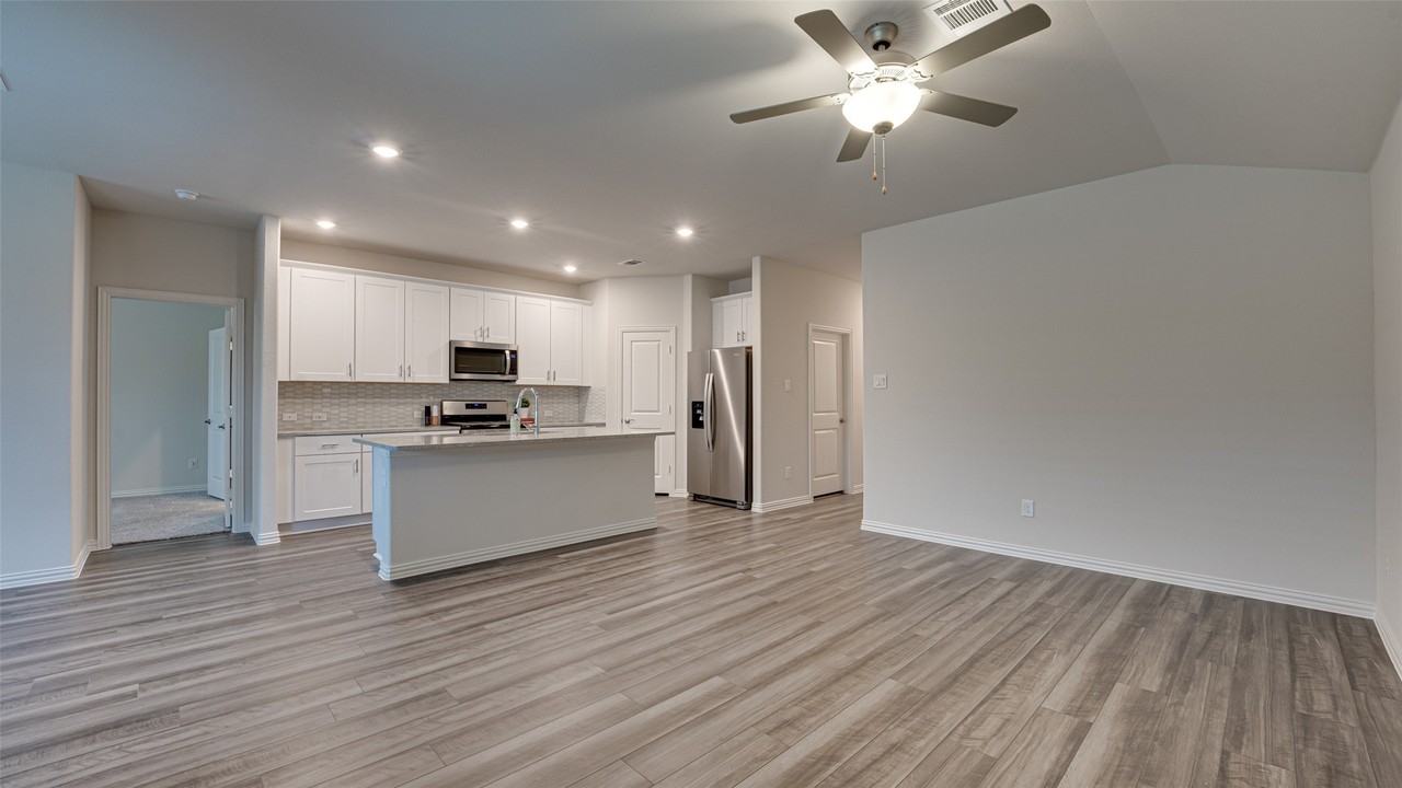 1115 Enchanted Rock Ln - Photo 6 of 33