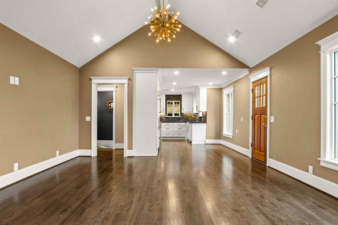 5230 Homer St - Photo 4 of 39