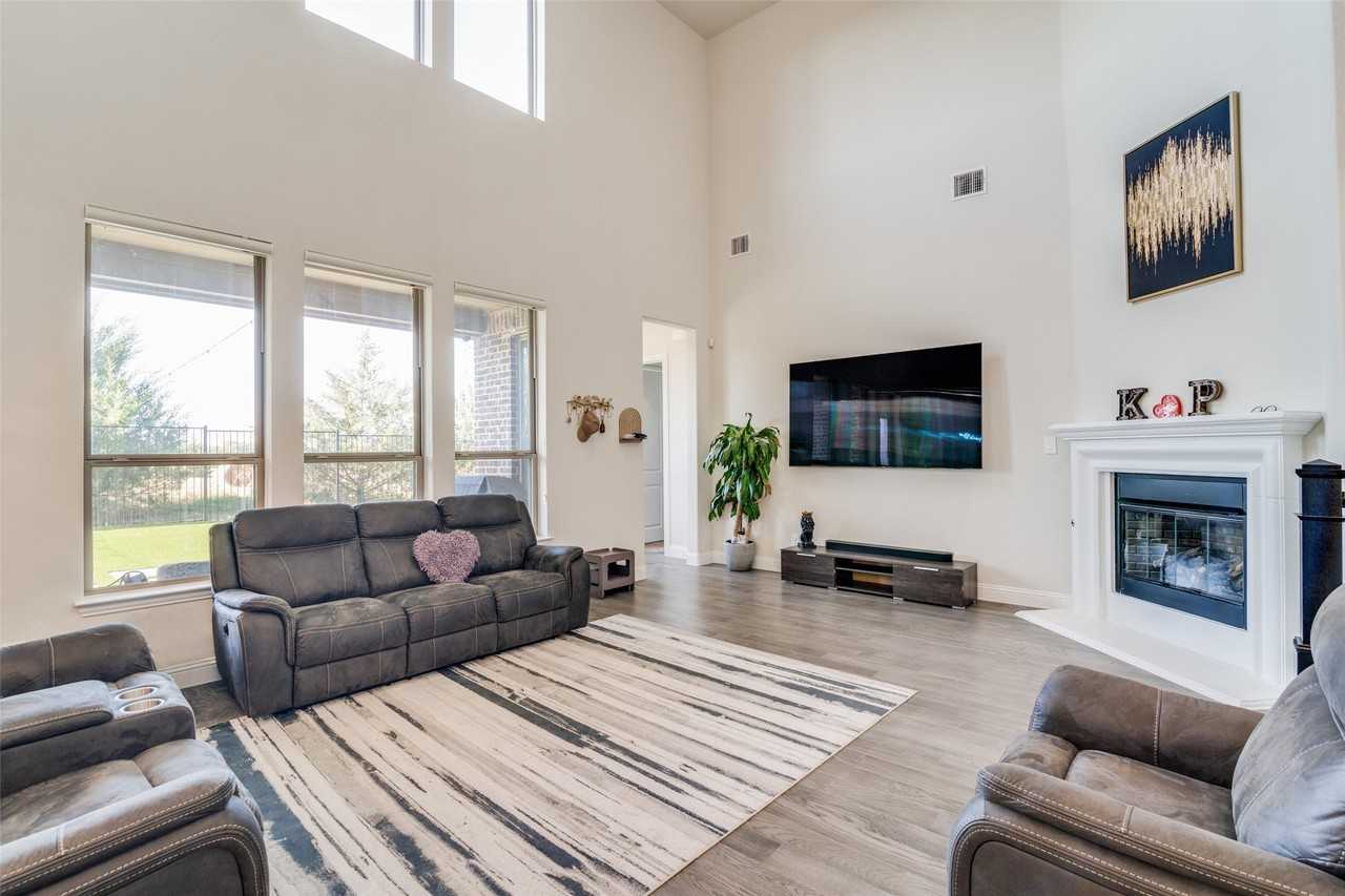 3513 Ridgecross Dr - Photo 2 of 33