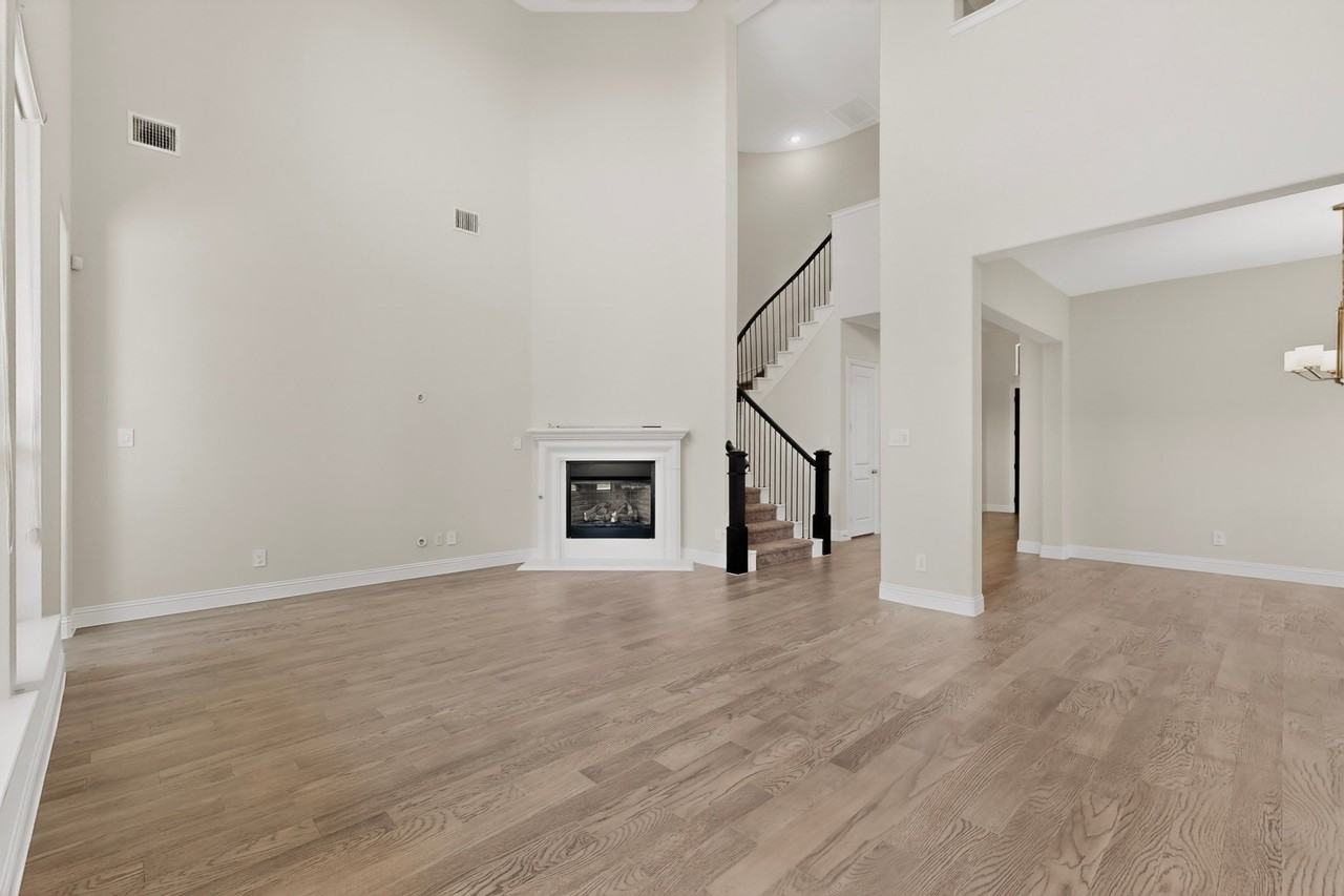 3513 Ridgecross Dr - Photo 4 of 33