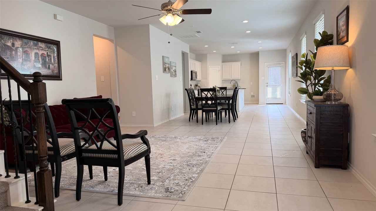 3225 Sedge Grass Dr - Photo 4 of 33