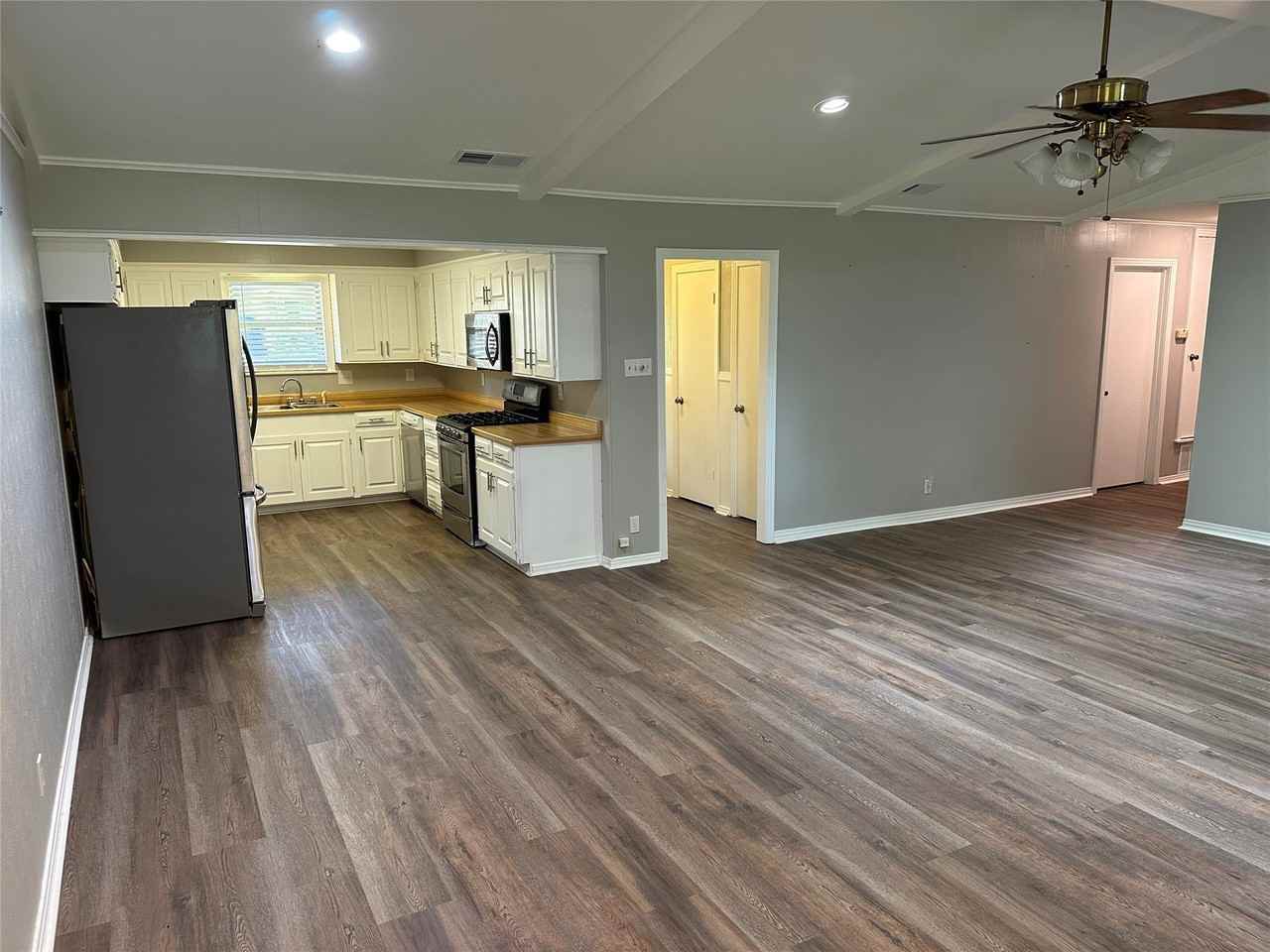 274 Molly Ln - Photo 7 of 36