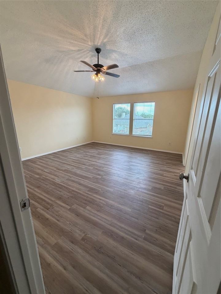 2108 Northridge Dr - Photo 3 of 12