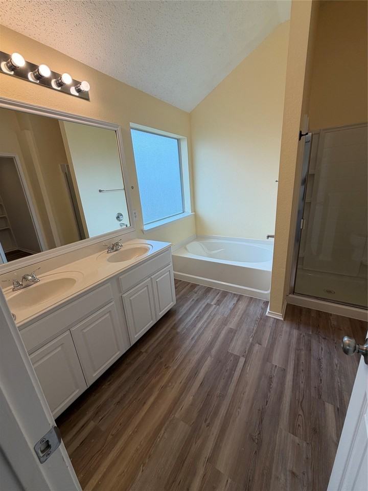2108 Northridge Dr - Photo 4 of 12