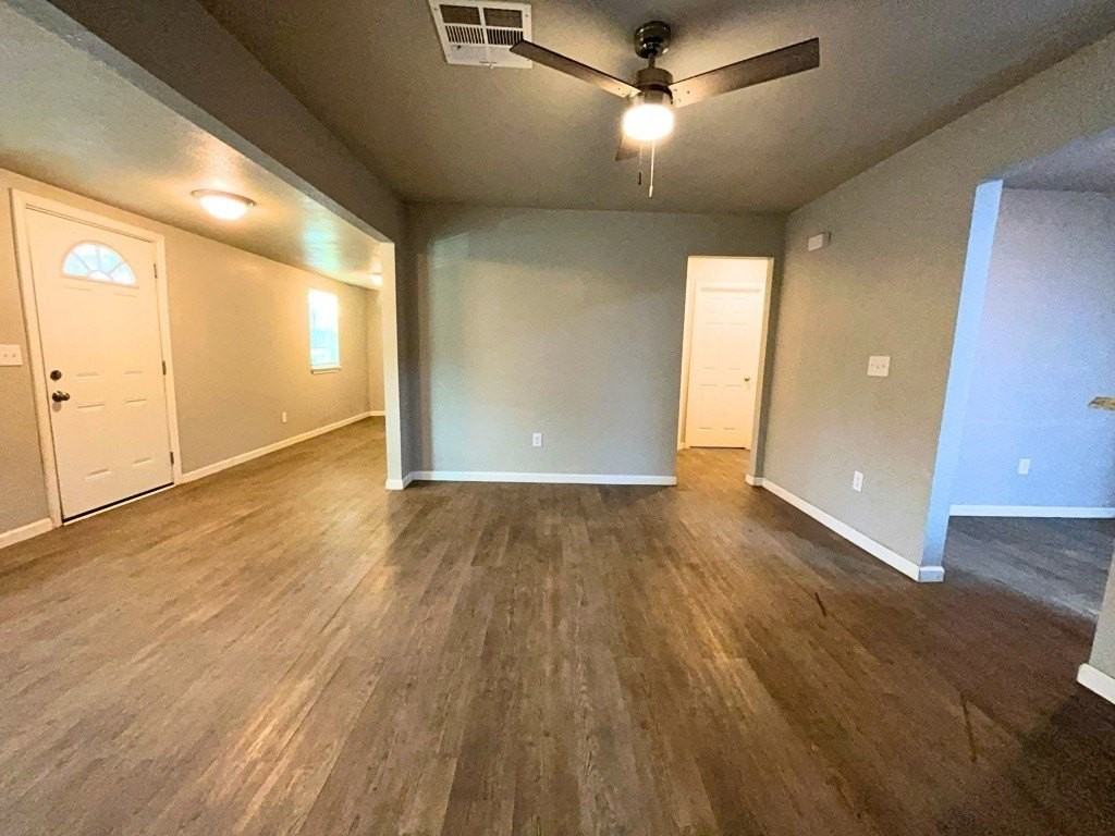 1808 Nw Taft Ave - Photo 3 of 20