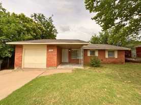 2709 Nw Hilltop Dr - Photo 1 of 1