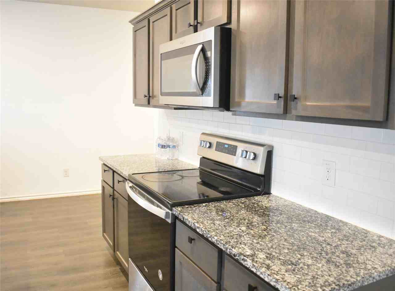 111 Real Quiet Ln - Photo 4 of 19
